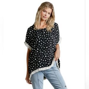 Umgee Women's Dalmatian Spot Fringe Trim Linen Blend Relaxed Fit Blouse Large